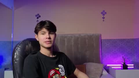 Snapshot of derek_sinn chatting on February 27, 8:09 pm derek_sinn online show from February 27, 8:09 pm