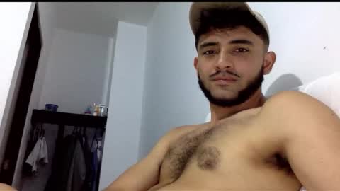 Snapshot of derek_smiith chatting on November 22, 5:23 pm Derek smiith online show from November 22, 5:23 pm