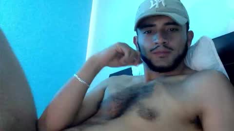 Snapshot of derek_smiith chatting on December 15, 5:06 pm Derek smiith online show from December 15, 5:06 pm