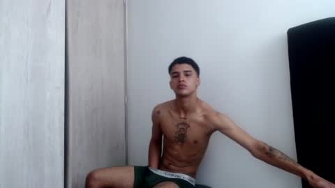 derek_star_ online show from June 25, 4:00 pm