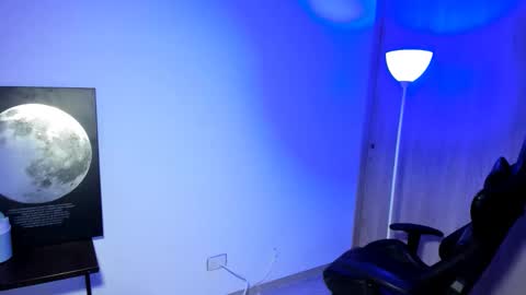 derekmuller11 online show from March 11, 1:44 am