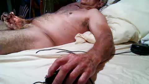 derick1961 online show from April 11, 1:37 pm