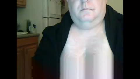 Snapshot of derrickkearley2055 chatting on March 3, 7:10 am derrickkearley2055 online show from March 3, 7:10 am