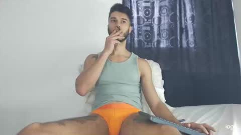 Snapshot of derrymaster chatting on December 30, 3:24 pm JhimyMaster online show from December 30, 3:24 pm