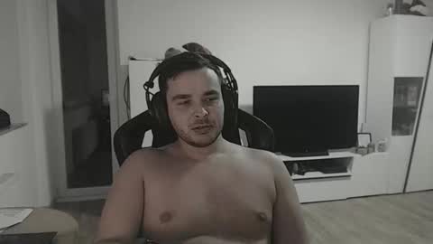 Snapshot of dershark chatting on January 8, 11:18 pm dershark online show from January 8, 11:18 pm