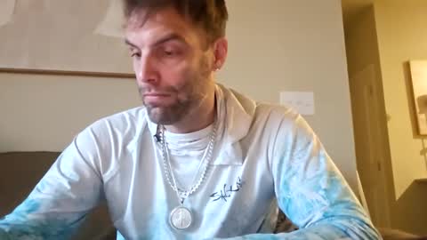 Snapshot of desertan20 chatting on December 4, 8:29 pm Tall and Handsome online show from December 4, 8:29 pm