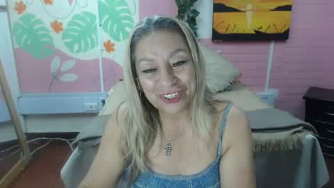 Snapshot of desire_latin chatting on June 24, 4:28 pm VALERIA online show from June 24, 4:28 pm