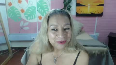 Snapshot of desire_latin chatting on June 26, 4:22 pm VALERIA online show from June 26, 4:22 pm