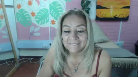 Snapshot of desire_latin chatting on July 13, 4:43 pm VALERIA online show from July 13, 4:43 pm