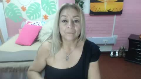 Snapshot of desire_latin chatting on July 16, 4:46 pm VALERIA online show from July 16, 4:46 pm