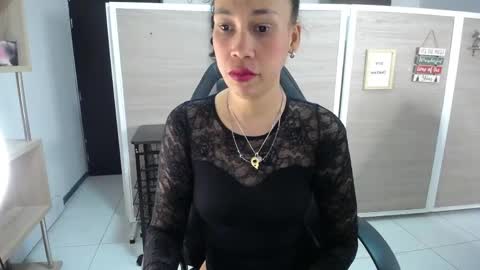 Snapshot of desire_mature chatting on June 3, 9:53 pm desire_mature online show from June 3, 9:53 pm