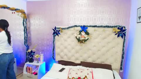 Snapshot of desire_sara chatting on January 9, 12:19 pm Sara Desire online show from January 9, 12:19 pm