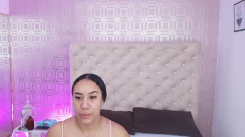 Snapshot of desire_sara chatting on February 3, 12:25 pm Sara Desire online show from February 3, 12:25 pm