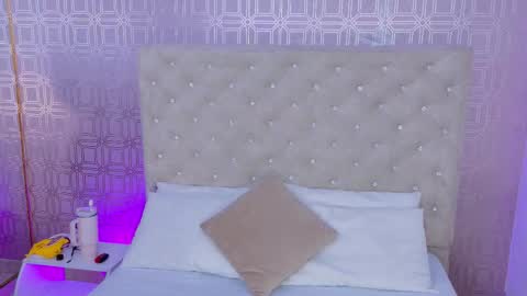 Snapshot of desire_sara chatting on September 11, 11:43 am Sara Desire online show from September 11, 11:43 am