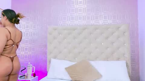 Snapshot of desire_sara chatting on September 12, 12:16 pm Sara Desire online show from September 12, 12:16 pm