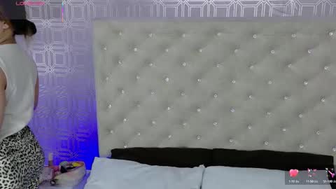 Snapshot of desire_sara chatting on September 21, 12:18 pm Sara Desire online show from September 21, 12:18 pm