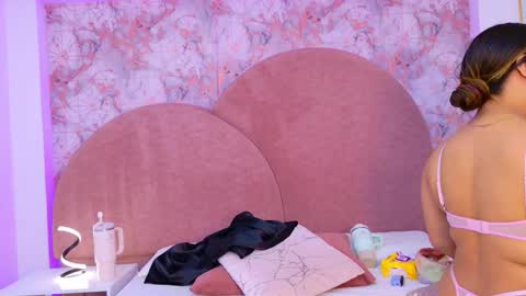 Snapshot of desire_sara chatting on September 26, 11:47 am Sara Desire online show from September 26, 11:47 am