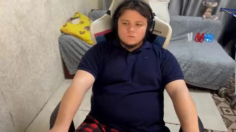 Snapshot of desiredude9 chatting on October 2, 7:43 pm desiredude9 online show from October 2, 7:43 pm