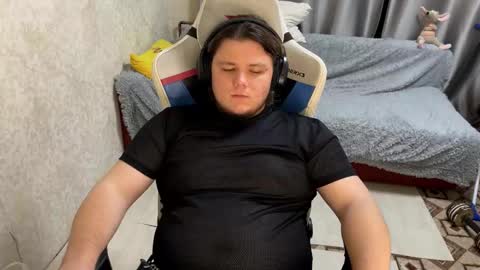 Snapshot of desiredude9 chatting on October 7, 5:54 pm desiredude9 online show from October 7, 5:54 pm