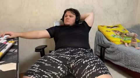 Snapshot of desiredude9 chatting on October 11, 4:27 pm desiredude9 online show from October 11, 4:27 pm