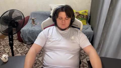 Snapshot of desiredude9 chatting on October 14, 6:42 pm desiredude9 online show from October 14, 6:42 pm