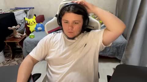 Snapshot of desiredude9 chatting on October 26, 6:25 pm desiredude9 online show from October 26, 6:25 pm