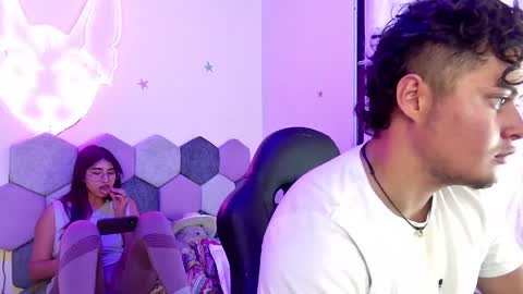 TORI AND MR. BEAR online show from January 20, 6:10 pm