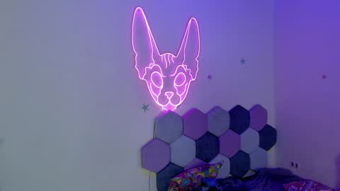 TORI AND MR. BEAR online show from February 3, 12:25 am