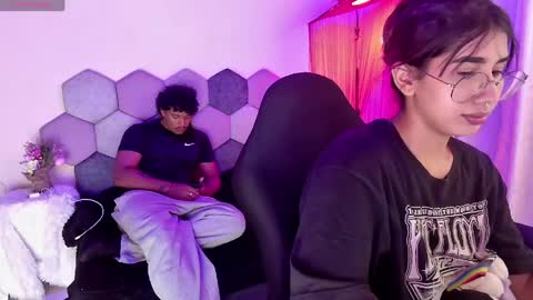 TORI AND MR. BEAR online show from April 12, 6:35 pm