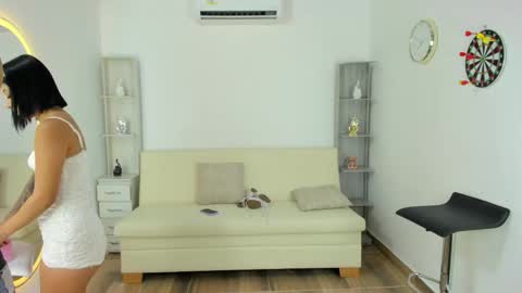 JASMINE  - DARWIN - MEGAN - JUANCA online show from May 11, 12:49 am