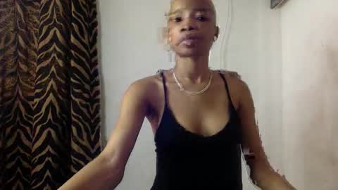 Snapshot of deslimbody90 chatting on January 12, 12:10 pm Deslimbody online show from January 12, 12:10 pm