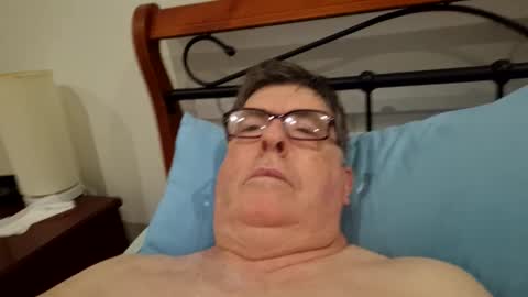 Desmon1958 online show from March 7, 9:45 pm