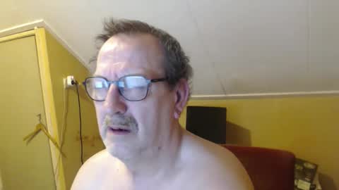 destelp online show from February 26, 11:15 pm