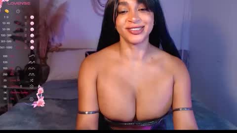 Snapshot of destinnemil chatting on April 23, 1:24 pm Destinne Mill online show from April 23, 1:24 pm