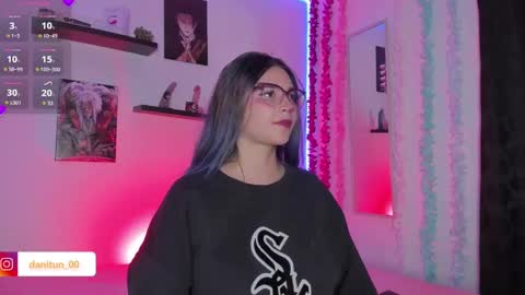 Snapshot of destiny14_ chatting on September 24, 5:33 am Dani online show from September 24, 5:33 am