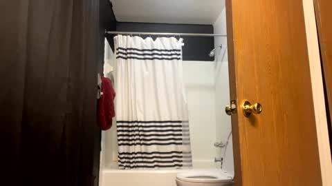 Snapshot of detroitbiguy chatting on February 24, 2:51 am Nastytae313 online show from February 24, 2:51 am