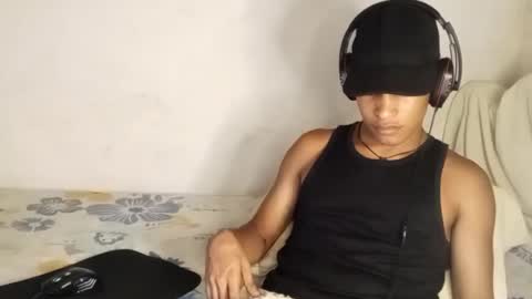 Snapshot of deus_steim chatting on September 19, 5:31 am deus_steim online show from September 19, 5:31 am