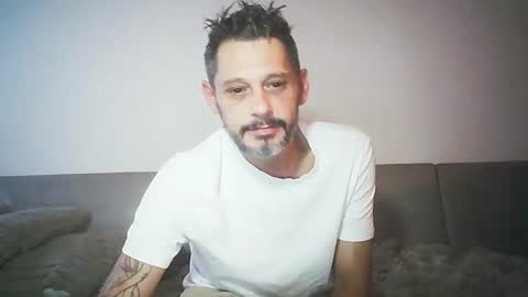 Snapshot of deuxamoureuxhot chatting on April 6, 6:42 pm deuxamoureuxhot online show from April 6, 6:42 pm