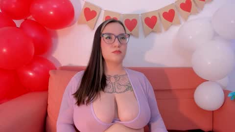 Snapshot of deva_blue chatting on February 15, 5:04 am Deva Blue online show from February 15, 5:04 am