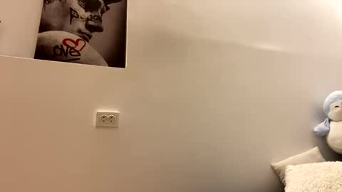 Emily online show from February 16, 3:19 pm