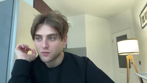 devilnut1 online show from December 19, 9:18 am