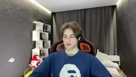 Snapshot of devilnut1 chatting on November 19, 5:51 am devilnut1 online show from November 19, 5:51 am