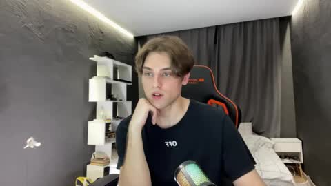 Snapshot of devilnut1 chatting on November 21, 5:00 pm devilnut1 online show from November 21, 5:00 pm