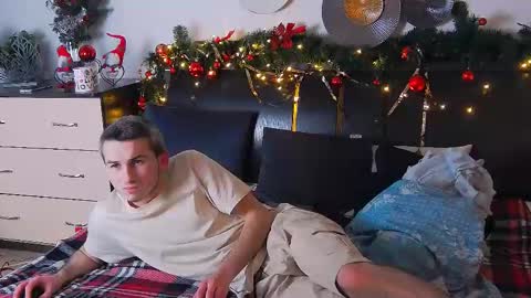 devin_ho online show from December 14, 8:29 pm