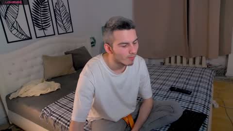 devin_ho online show from January 30, 8:21 pm