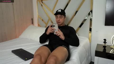 Devin Hunter online show from February 21, 7:59 pm