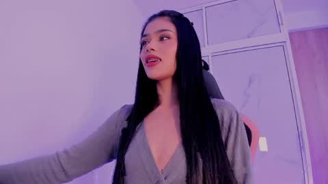 Sara 3 online show from April 6, 8:10 pm