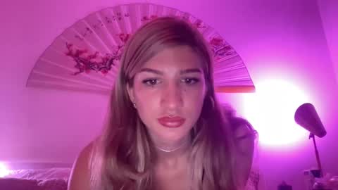 Snapshot of devyy333 chatting on January 1, 10:11 am devyy333 online show from January 1, 10:11 am