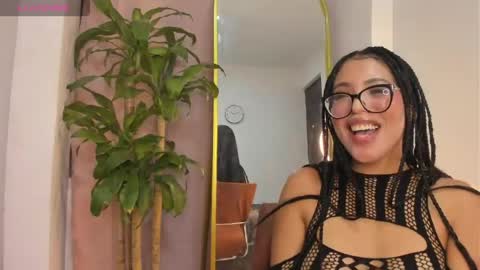 deyanira_sex online show from May 14, 6:20 am