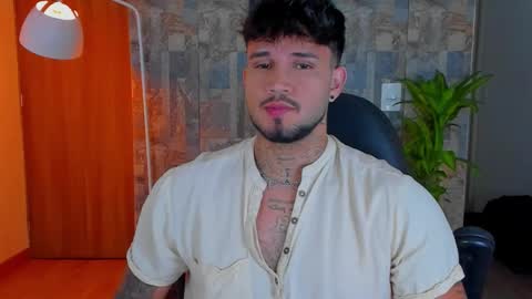 JULIAN online show from November 11, 8:31 pm